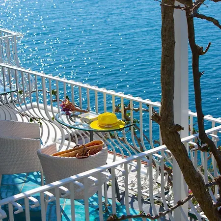 - Le Sirene Βίλα Ποζιτάνο