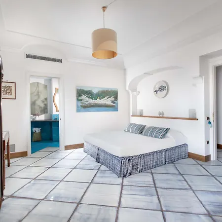 - Le Sirene بوسيتانو