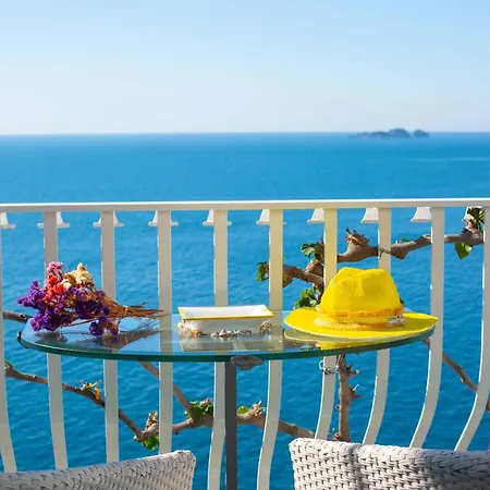 - Le Sirene * بوسيتانو